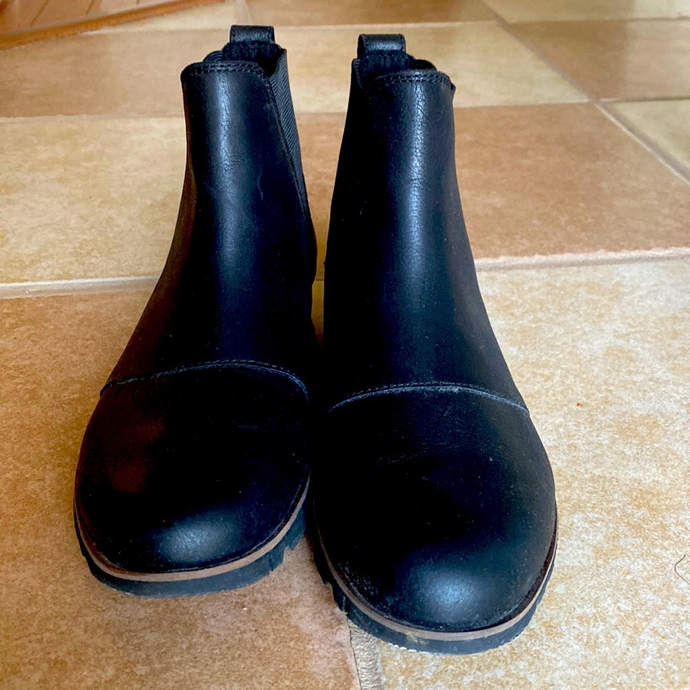 Sorel Harlow Chelsea booties